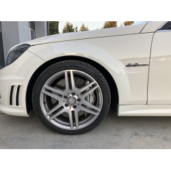 Mercedes-Benz W204 C63 AMG Performance